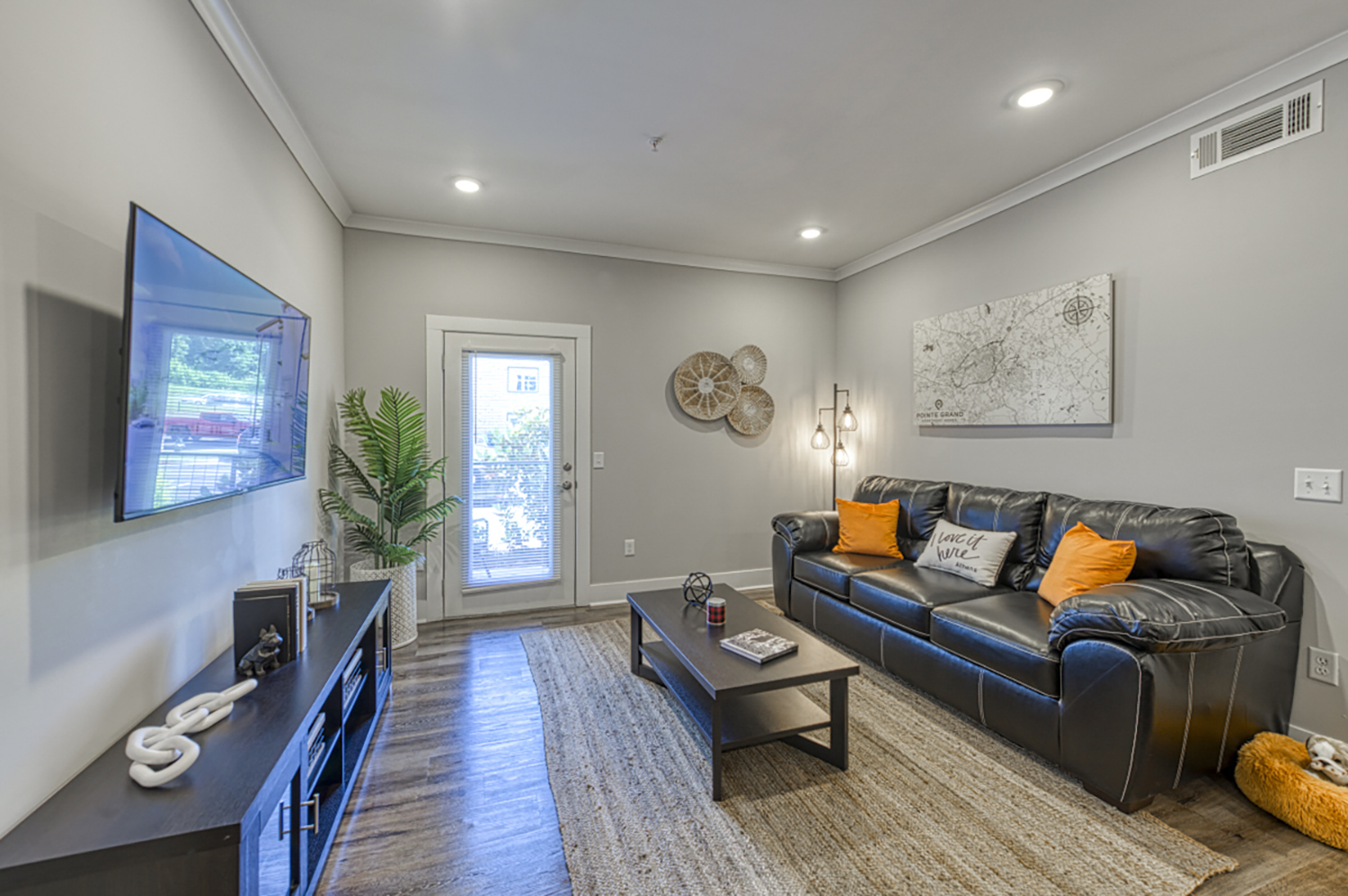 Pointe Grand Athens The Multifamily Advisory Group at Cushman & Wakefield